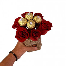 6 Rosas mas 4 Ferrero Rocher